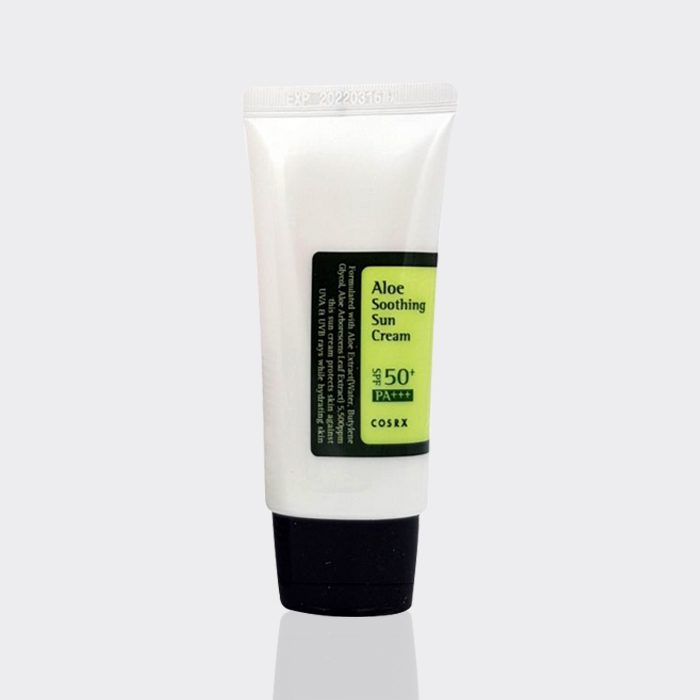 ضد آفتاب آبرسان و تسکین دهنده آلوئه ورا کوزارکس مدل spf50