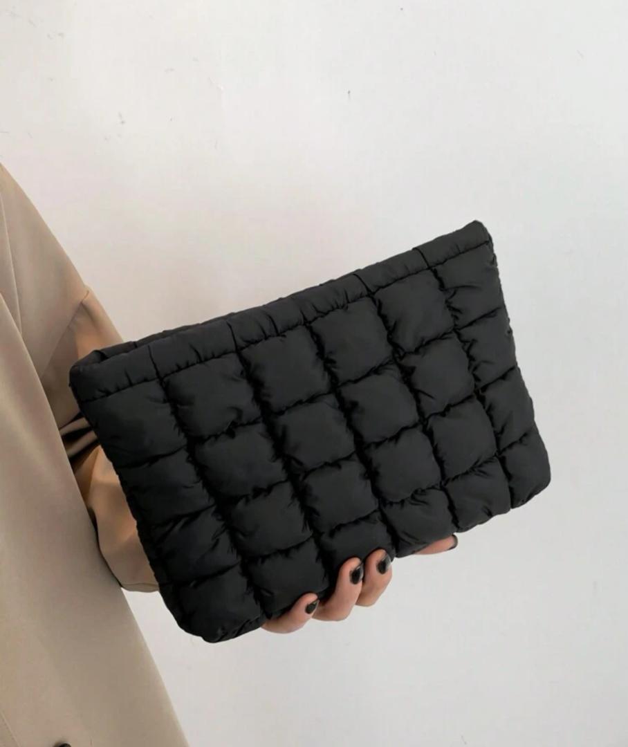 کیف لوازم آرایشی مشکی پارچه ای ضدآب