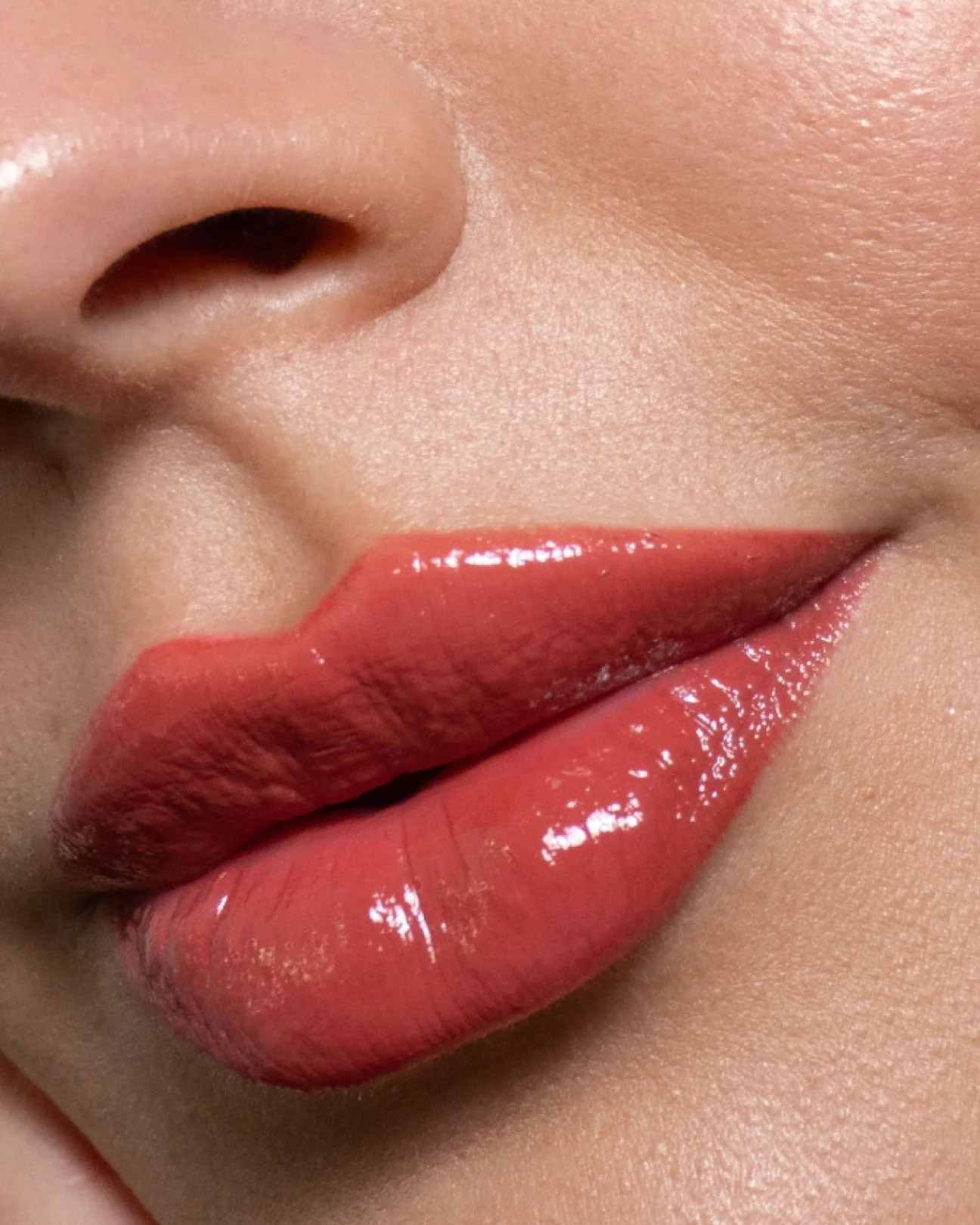 برق لب مای گلاس پلامپ اند شاین آسترا در رنگ های متنوع ASTRA MY GLOSS PLUMP & SHINE STARDUST